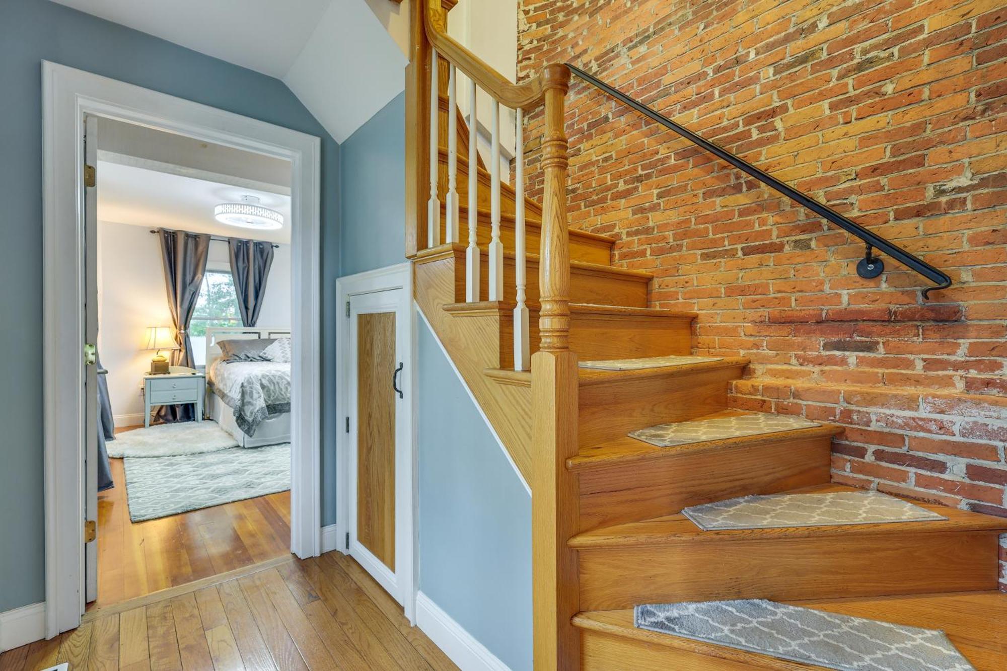Quintessential New England Home With Patio And Grill! Putnam Екстериор снимка