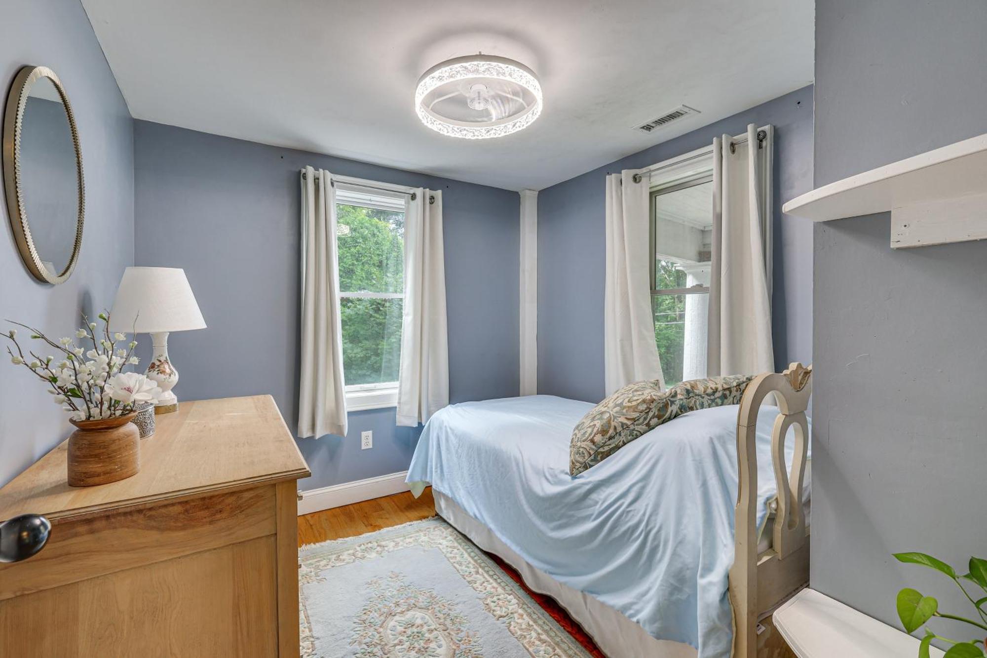 Quintessential New England Home With Patio And Grill! Putnam Екстериор снимка