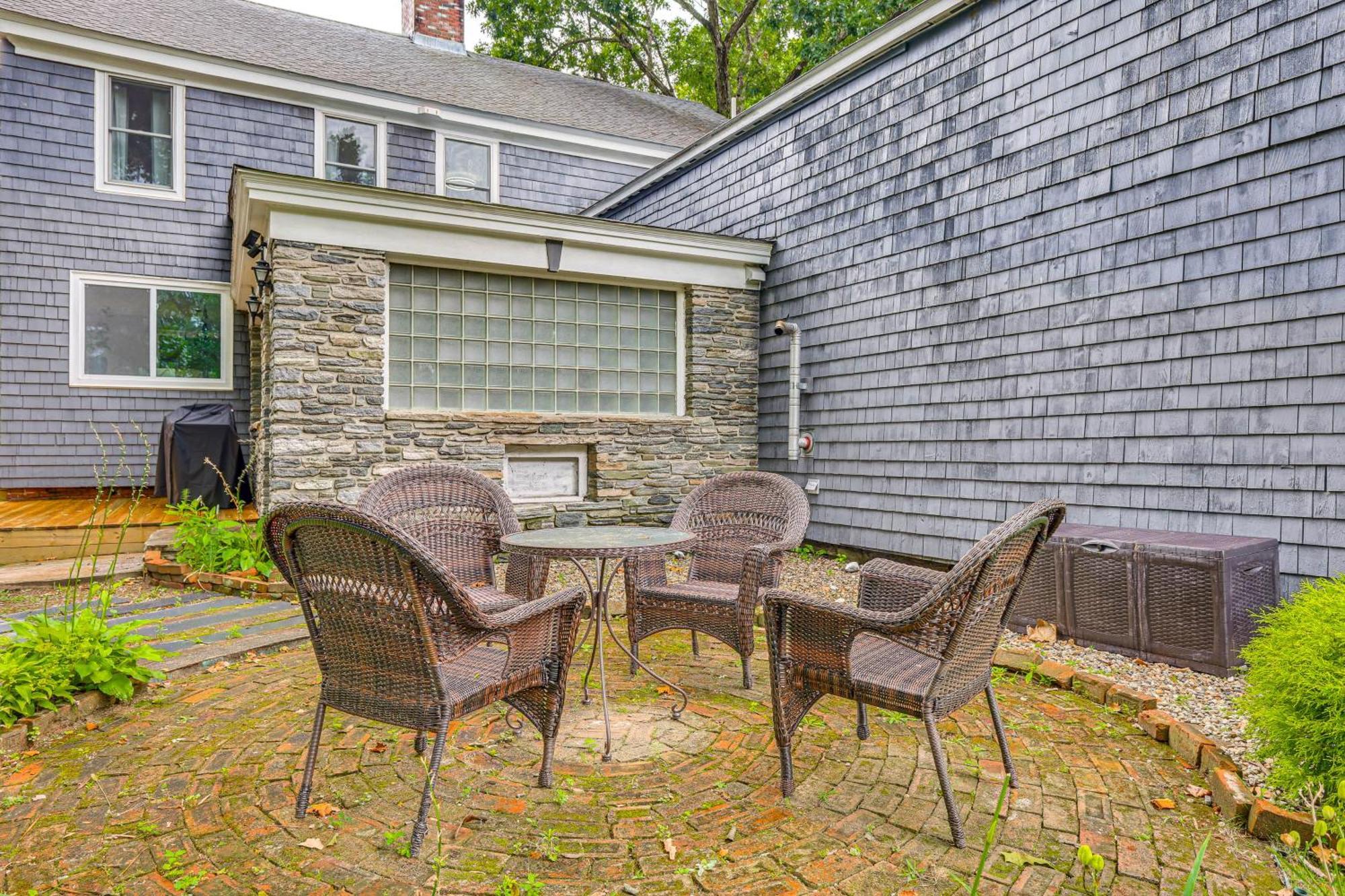 Quintessential New England Home With Patio And Grill! Putnam Екстериор снимка